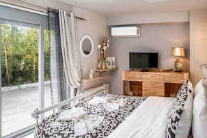 مكتب ومكواة/لوح كي وسرير سفر وواي فاي مجانًا