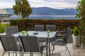 تناول الطعام بالخارج