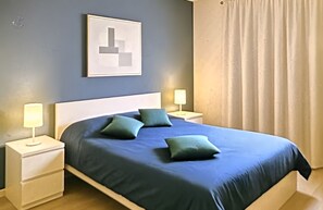 Iron/ironing board, WiFi, bed sheets - Villa 'De L’isle' with Private Pool, Wi-Fi, and Air Conditioning (Camps-sur-l'Isle)