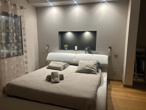 Strykjärn/strykbräda, wi-fi och sängkläder