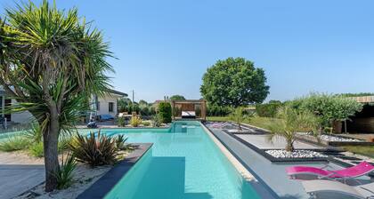 Villa « De Lâisle » avec piscine privĂ©e, Wi-Fi et climatisation