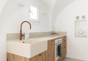 Fridge, stovetop, coffee/tea maker, electric kettle - Terrazza Costa - The Fab Stay (Ostuni)