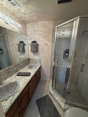 Hair dryer, towels - Immerse your Big Bear Experience from our Cabin, BEST location to everything. Hot tub and fenced yard. So Close to Summit Mountain, grocery and shopping! (Big Bear Lake)