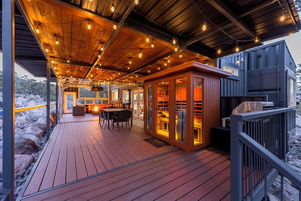 تناول الطعام بالخارج