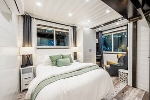 Room - New Listing! Lavish Shipping Container by Capitol Reef National Park! 2Bed/2Bath (Teasdale)