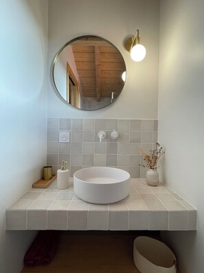 Hair dryer, towels, toilet paper