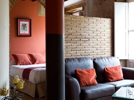 Una televisión de pantalla plana