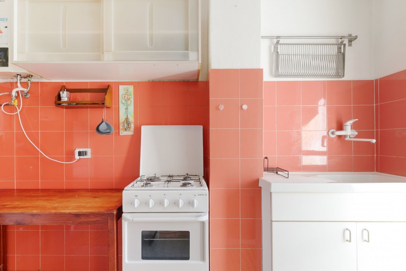 Fridge, toaster