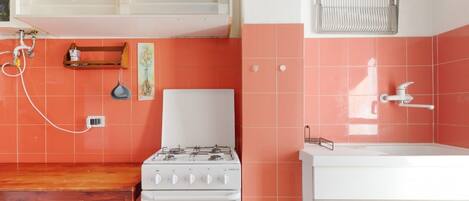 Fridge, toaster