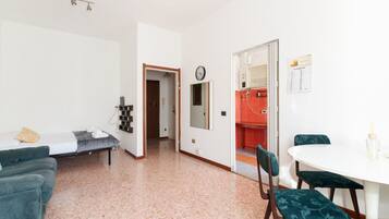 1 Schlafzimmer, Bügeleisen/Bügelbrett