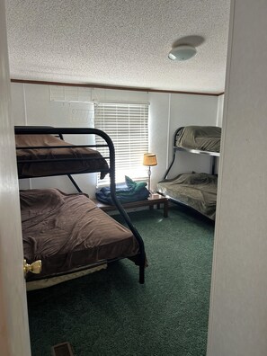 Bed sheets - 3br/2ba Duck Camp at Bayou Meto (Humphrey)