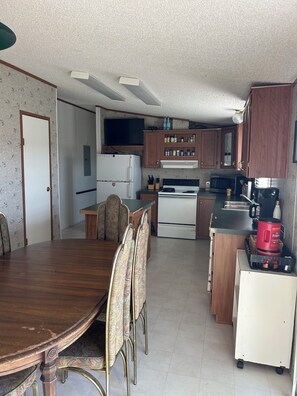 Private kitchen - 3br/2ba Duck Camp at Bayou Meto (Humphrey)