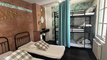Chambre double ou Dortoir privatif à 5 lits | Gratis wifi
