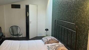 Chambre Double, plusieurs lits, vue jardin | Wi-Fi gratuit