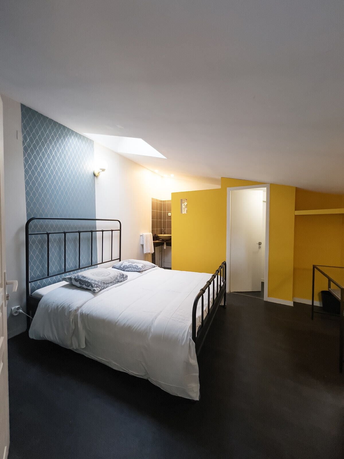 Double Room | Free WiFi