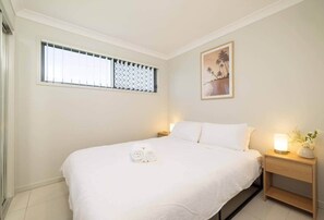2 bedrooms, iron/ironing board, WiFi, bed sheets - 2 Bdr Apt | Brisbane | AC | Covered Parking | 220D2 (Rocklea)