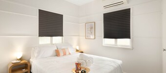 2 Bdr w/ AC & Parking | Carindale Westfield | 17M2