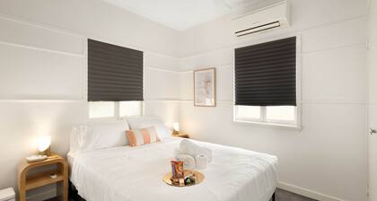 2 Bdr w/ AC & Parking | Carindale Westfield | 17M2