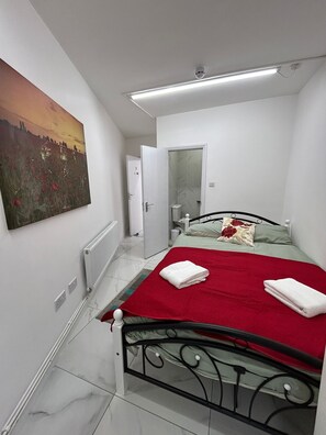 WiFi, bed sheets - Park House Goodmayes, Ilford, Greater London (Ilford)