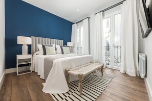 4 habitaciones, tabla de planchar con plancha y ropa de cama 