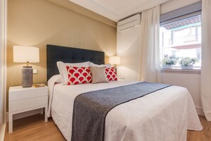 2 habitaciones, tabla de planchar con plancha y wifi gratis 