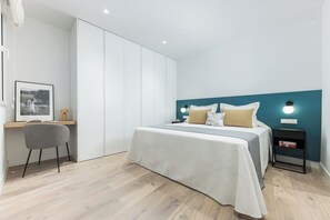 4 habitaciones, tabla de planchar con plancha, internet y ropa de cama 