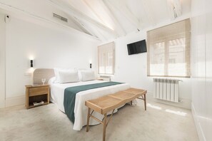 3 bedrooms, iron/ironing board, Internet, bed sheets - San Lucas I - Two Bedroom Apartment, Sleeps 3 (Madrid)