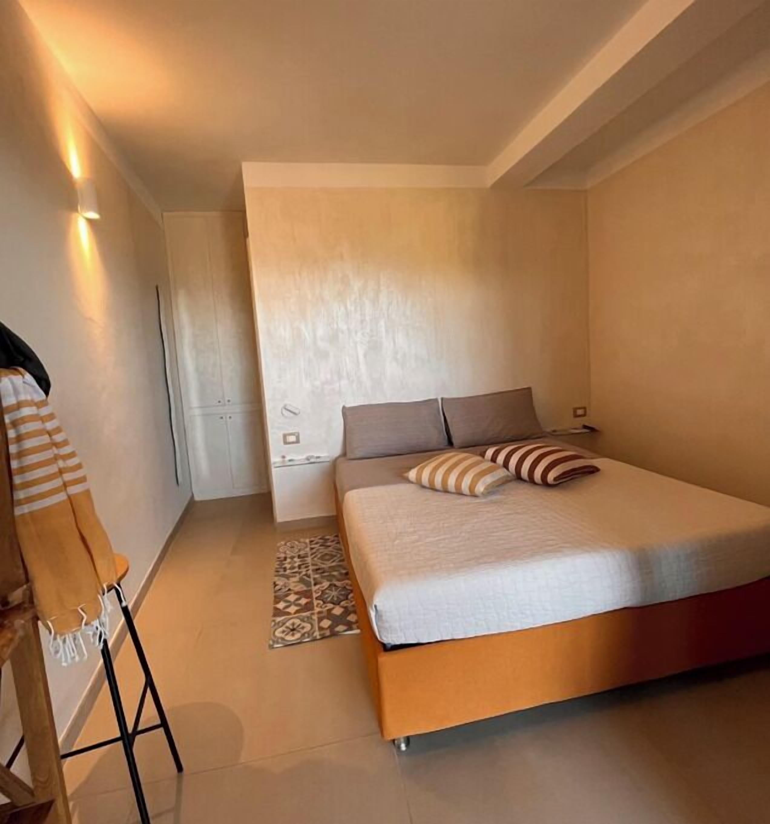 Soundproofing, free WiFi