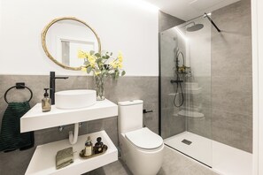Towels - Sevilla IV - Two Bedroom Apartment, Sleeps 4 (Madrid)