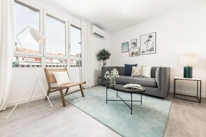 Living area - Moratin V - One Bedroom Apartment, Sleeps 2 (Madrid)