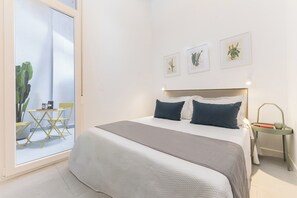 3 bedrooms, iron/ironing board, Internet, bed sheets - Andrés Mellado I - Two Bedroom Apartment, Sleeps 4 (Madrid)