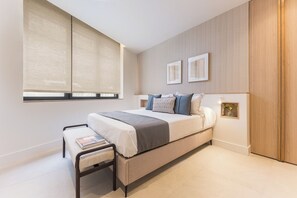 2 slaapkamers, een strijkplank/strijkijzer, internet, beddengoed