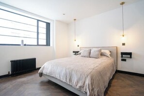 WiFi, bed sheets