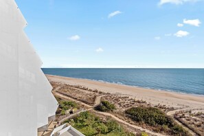 On the beach - Pyramid 7K (Ocean City)