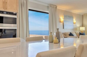 Dining - Marigot Beach 212 (Ocean City)