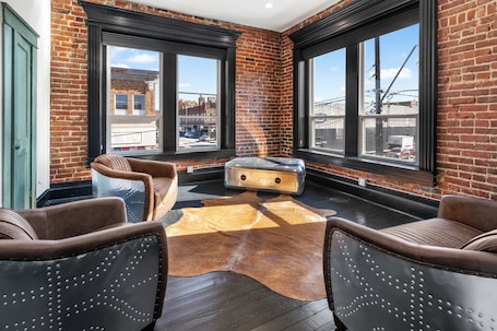 Interior. Downtown Okmulgee Aviator Apartment