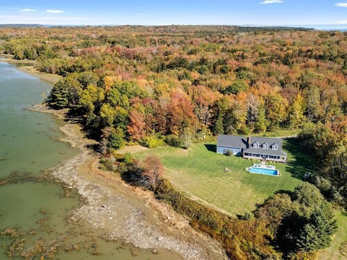 Cove House with Private Pool, Ocean Views, Family