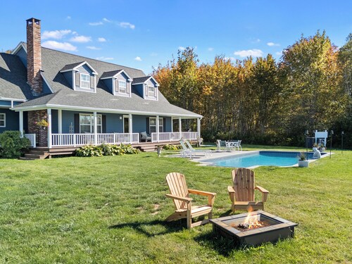 Cove House with Private Pool, Ocean Views, Family Retreat