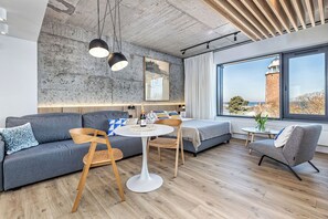 Een strijkplank/strijkijzer, gratis wifi, beddengoed