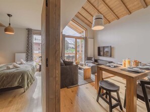Apartment - Sophisticated Alpine Stay in Megeve (Combloux)
