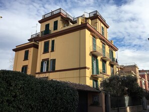 Esterni