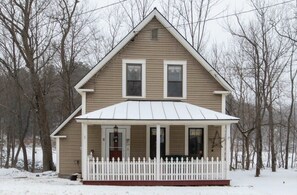 Exterior - Brookside Retreat mins to mountain & walk to town (Ludlow)