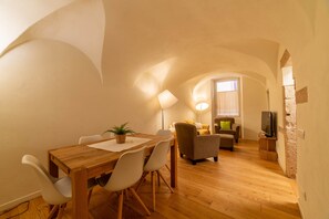 Dining - Sardinian Gallery Contrada (Bosa)
