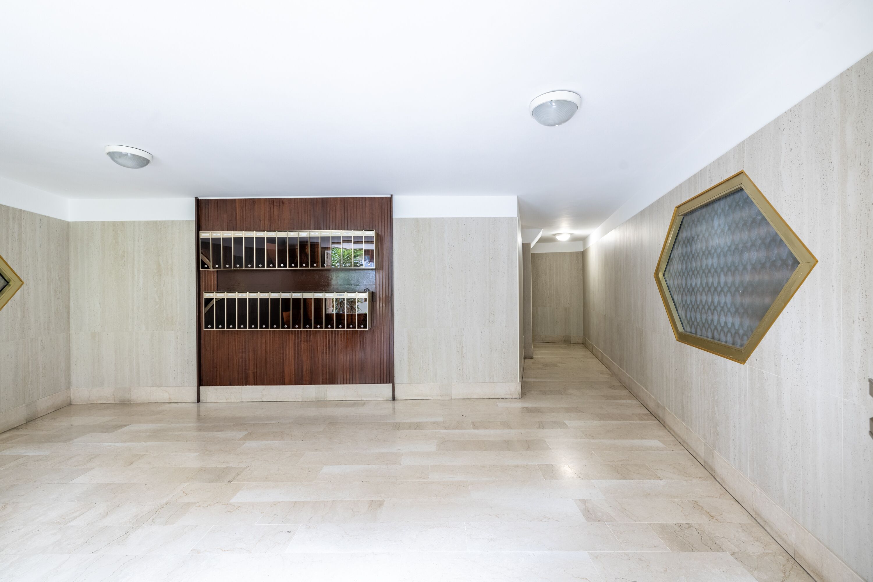 Pintu masuk properti