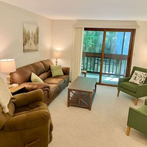 TV, fireplace, offices - Resort Condo w/ Pool & Beach Club (Bellaire)