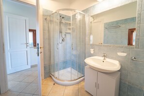 Appartamento, 1 camera da letto, balcone, vista giardino | Bagno