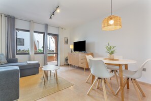Dining - Holiday Apartment 'Oasis' with Shared Pool, Private Terrace, and Wi-Fi (Corralejo)