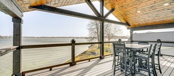Chapman Lake Retreat w/ Pier, Fire Pit & Games!