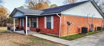Serene & Cozy Family-Friendly 2 Bedroom Cottage