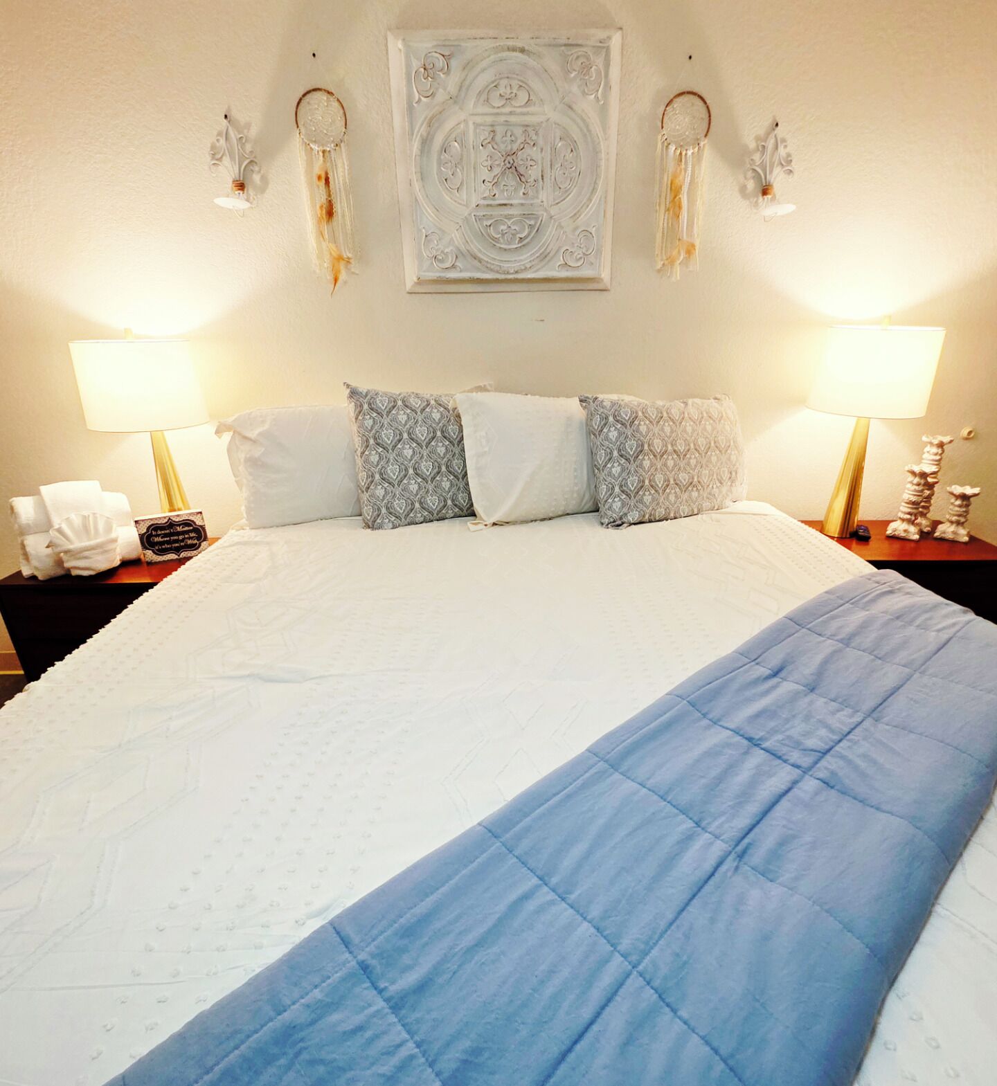 Iron/ironing board, WiFi, bed sheets